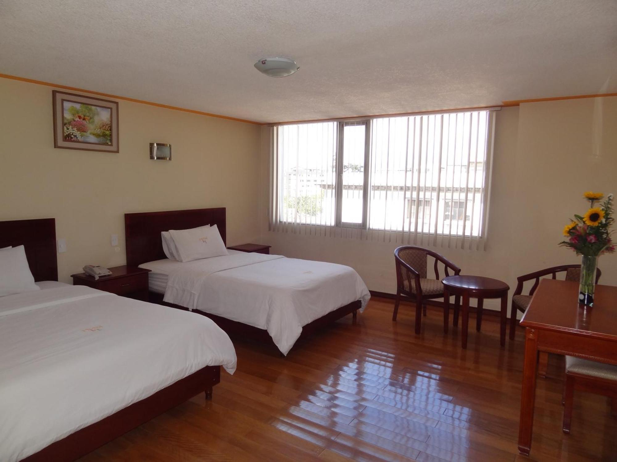 Hotel Lottus Quito Buitenkant foto