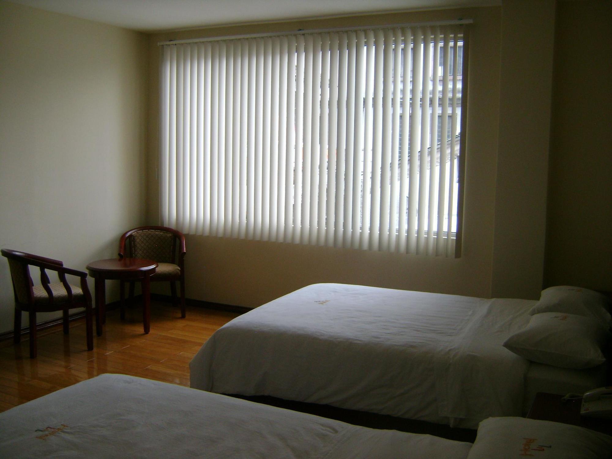 Hotel Lottus Quito Buitenkant foto