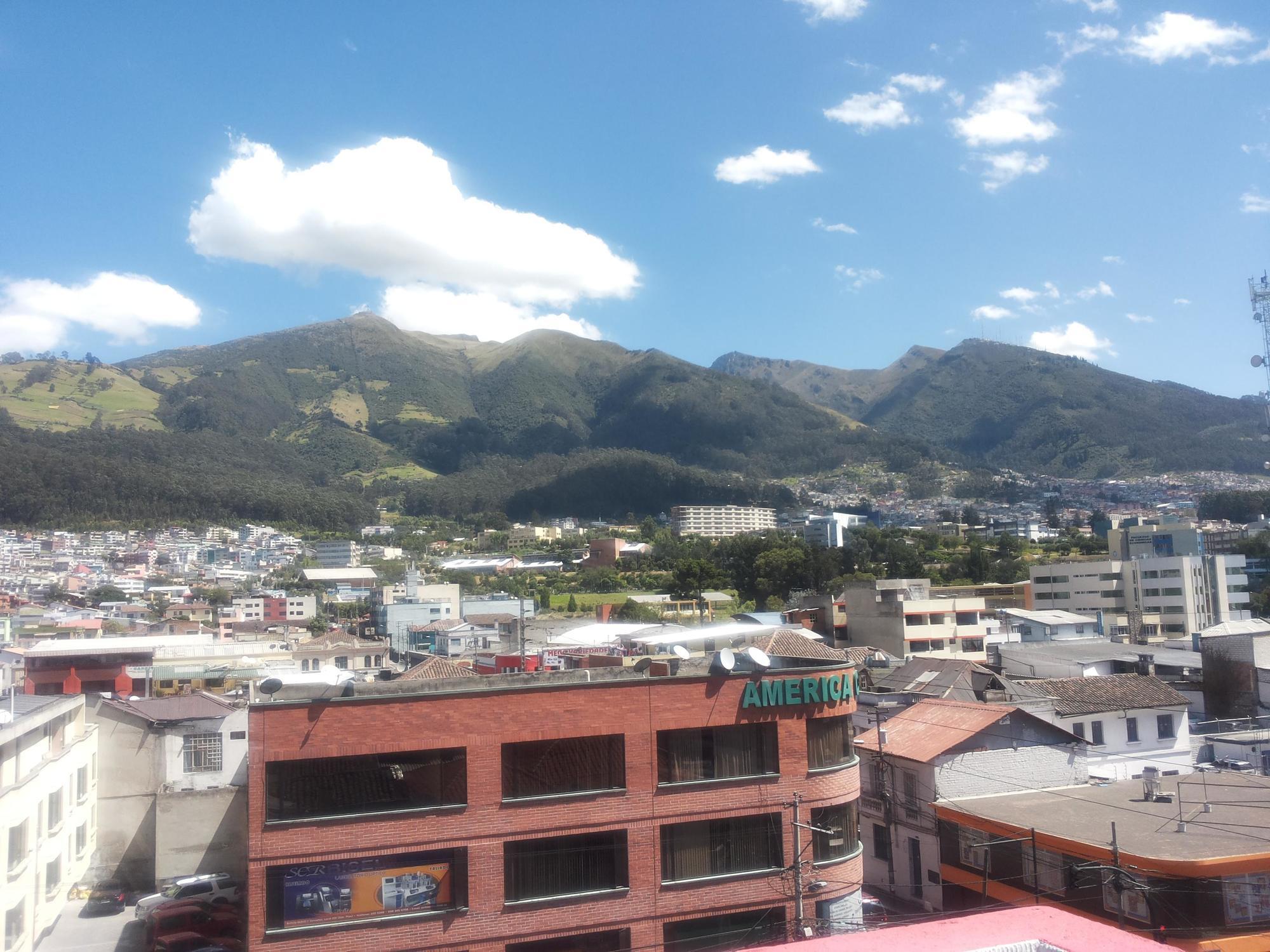 Hotel Lottus Quito Buitenkant foto