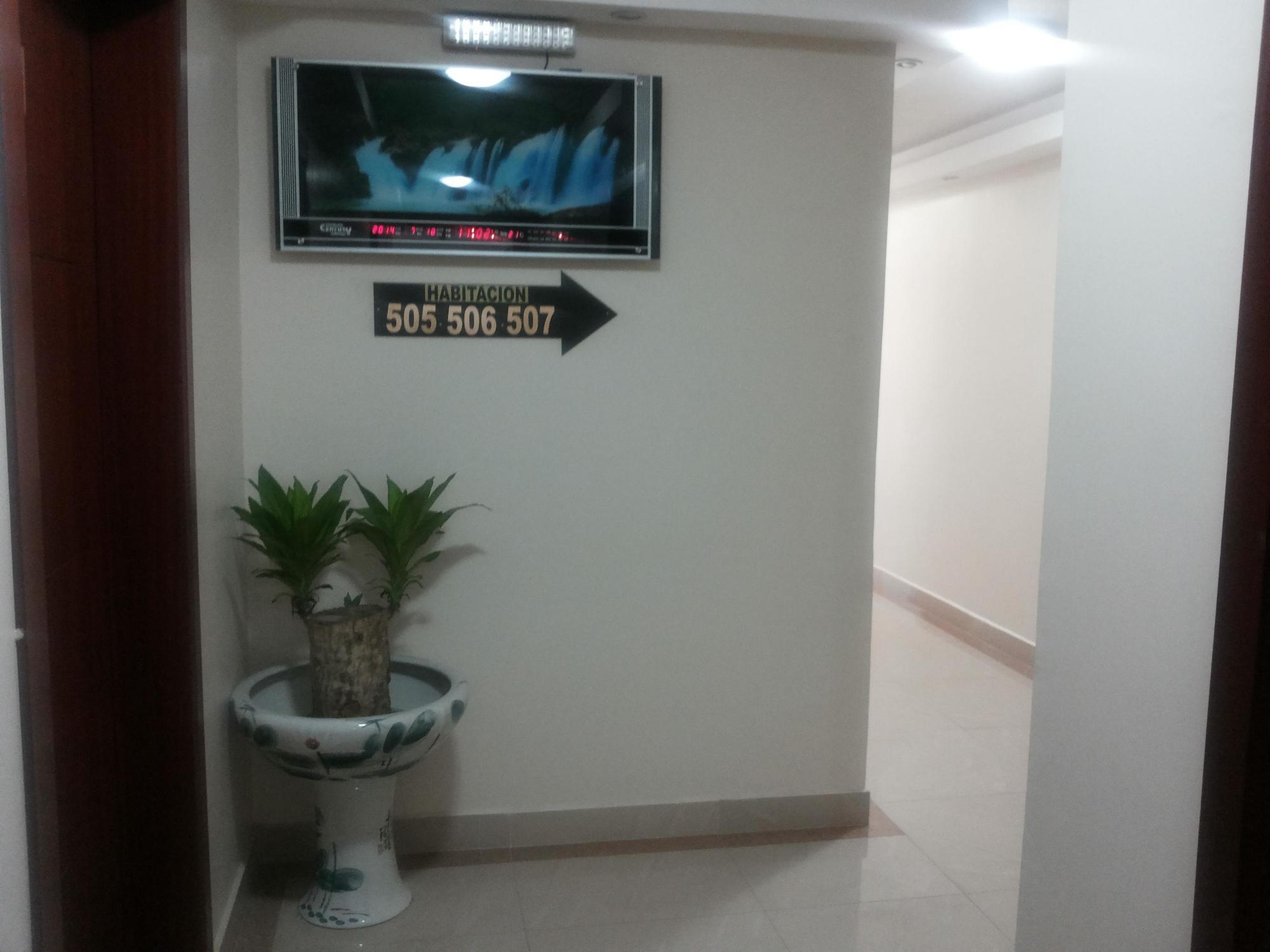 Hotel Lottus Quito Buitenkant foto