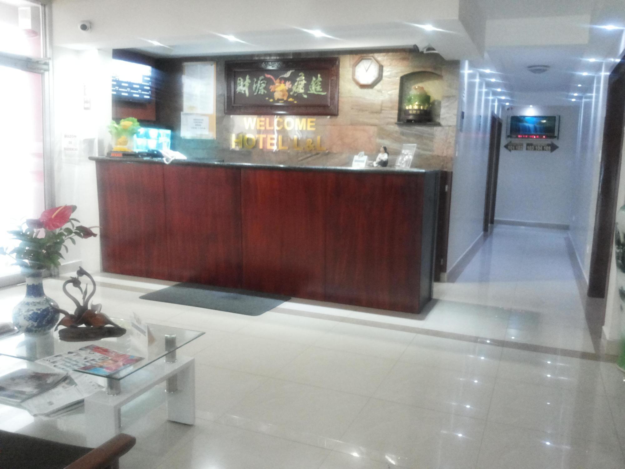 Hotel Lottus Quito Buitenkant foto